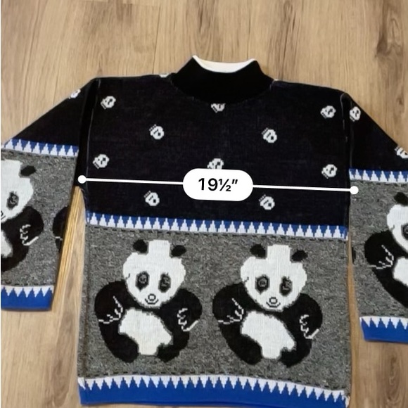 Bears Crossing Vintage Panda Turtleneck Sweater Blue
Accent Trim - Picture 7 of 10